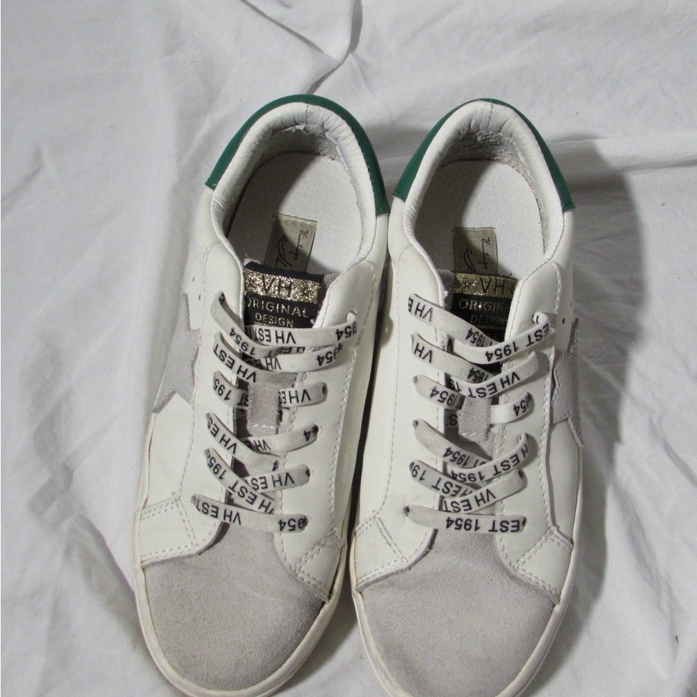 Vintage Havana White Sneakers with Green Accent - Picture 3 of 9